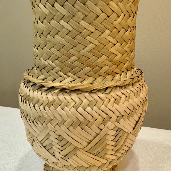 Handwoven Tarahumara Indian Natural Basket Vase 12” - Picture 6 of 8